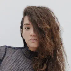 Escucha a Paola Decanini, mira vídeos musicales, lee la biografía, consulta fechas de giras y mucho más.
