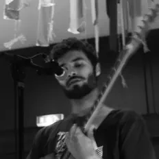 Cleepsを聴いたり、ミュージックビデオを鑑賞したり、経歴やツアー日程などを確認したりしましょう！