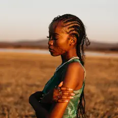 Poslechněte si interpreta Kate the Aesthete, sledujte hudební videa, přečtěte si životopis, podívejte se na data turné a další informace.