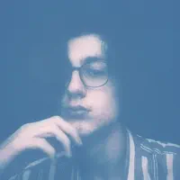 收听 undefined、观看音乐视频、阅读小传、查看巡演日期等 ！