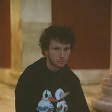 聆聽 שעיה、觀看音樂影片、閱讀小傳、查看巡演日期等！