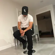 Dengarkan Vxder, tonton video musik, baca bio, lihat tanggal tur & lainnya!