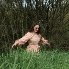 Luister naar Sophie Frame, bekijk muziekvideo's, lees de bio, bekijk de tourdata, en meer!