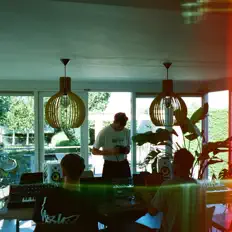 Dengarkan Vesin, tonton video musik, baca bio, lihat tanggal tur & lainnya!