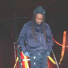 收听 Blaxx1hunnid、观看音乐视频、阅读小传、查看巡演日期等 ！