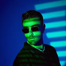 Arjun Bajwaを聴いたり、ミュージックビデオを鑑賞したり、経歴やツアー日程などを確認したりしましょう！