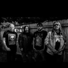 收听 Day of the Sun、观看音乐视频、阅读小传、查看巡演日期等 ！