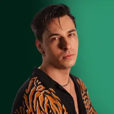 Poslechněte si interpreta Lunet, sledujte hudební videa, přečtěte si životopis, podívejte se na data turné a další informace.