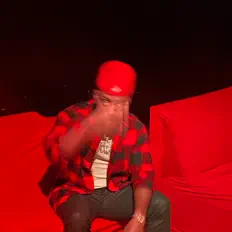 BlondeStar dinle, müzik videolarını izle, biyografisini oku, tur tarihlerini ve daha fazlasını gör!