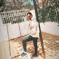 Escucha a Khugi, mira videos musicales, lee su biografía, consulta las fechas de las gira y más.