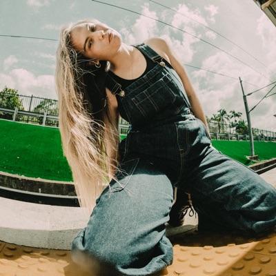 Ouça Tayla Young, assista a videoclipes, leia a biografia, veja as datas das turnês e mais!