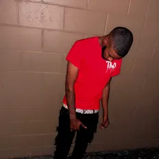 OThree을(를) 듣고, 뮤직 비디오를 보고, 약력을 읽고, 투어 일정 등을 확인하세요!