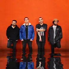 Ascolta DÉVARIN, guarda video musicali, leggi la biografia, vedi le date del tour & altro!