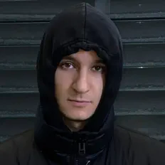 Hör dir HOOD BOY an, schau dir Musikvideos an, lies die Biografie, finde Tourdaten und mehr!