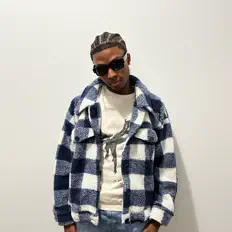 聆聽 Dnm Jay、觀看音樂影片、閱讀小傳、查看巡演日期等！