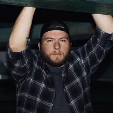 Poslechněte si interpreta Tate Gentry, sledujte hudební videa, přečtěte si životopis, podívejte se na data turné a další informace.