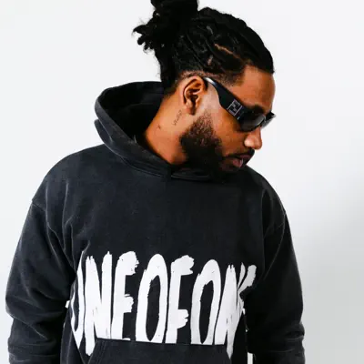 Listen to 5l, watch music videos, read bio, see tour dates & more!