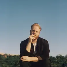 聆聽 Thomas Bowles、觀看音樂影片、閱讀小傳、查看巡演日期等！