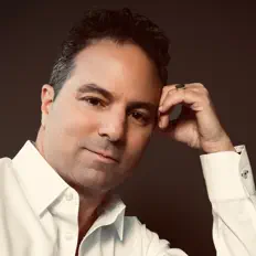 Ascolta Vincent Covello, guarda video musicali, leggi la biografia, vedi le date del tour & altro!