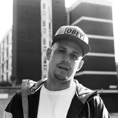 Luister naar Parallax, bekijk muziekvideo's, lees de bio, bekijk de tourdata, en meer!