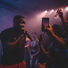 Escucha a Sheemie, mira videos musicales, lee su biografía, consulta las fechas de las gira y más.