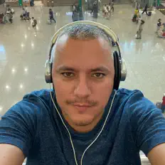Dengarkan Cristi Sena, tonton video musik, baca bio, lihat tanggal tur & lainnya!