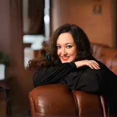 Selin Akdeniz: песни, клипы, биография, даты выступлений и многое другое.