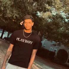 Ouve AyLeon', vê vídeos de música, lê a biografia, vê as datas da digressão e muito mais!