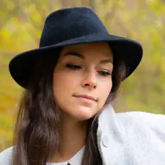 Listen to Crissi Cochrane, watch music videos, read bio, see tour dates & more!