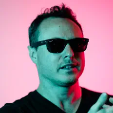 Écoutez RJ Troy, regardez des vidéoclips, lisez la biographie, consultez les dates de tournée et plus encore !