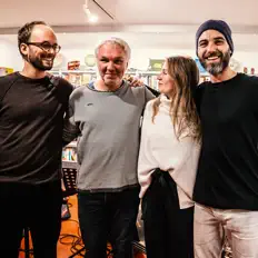 Dengarkan Olive Grove, tonton video musik, baca bio, lihat tanggal tur & lainnya!