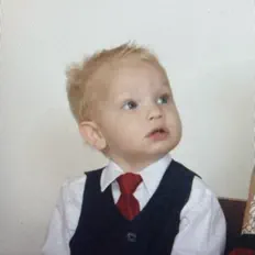 Poslechněte si interpreta praisejul, sledujte hudební videa, přečtěte si životopis, podívejte se na data turné a další informace.