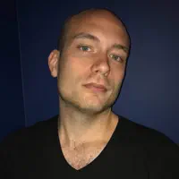 Luister naar undefined, bekijk muziekvideo's, lees de bio, bekijk de tourdata, en meer!