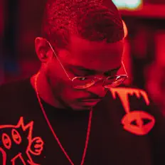 Escucha a DJ Whyne, mira vídeos musicales, lee la biografía, consulta fechas de giras y mucho más.