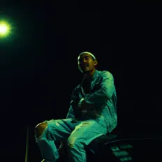 收听 AMARA、观看音乐视频、阅读小传、查看巡演日期等 ！