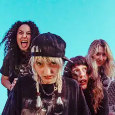 收听 Whoredrobe、观看音乐视频、阅读小传、查看巡演日期等 ！