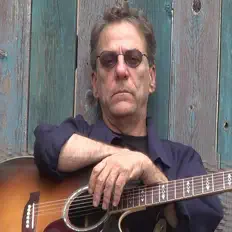 聆聽 Richard Malouin、觀看音樂影片、閱讀小傳、查看巡演日期等！