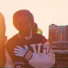 Ouve ME+L, vê vídeos de música, lê a biografia, vê as datas da digressão e muito mais!