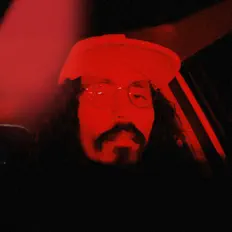 Poslechněte si interpreta TADASHI, sledujte hudební videa, přečtěte si životopis, podívejte se na data turné a další informace.