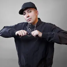 收听 DJ Goldfingers、观看音乐视频、阅读小传、查看巡演日期等 ！
