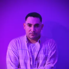 Poslechněte si interpreta Tony Arellano, sledujte hudební videa, přečtěte si životopis, podívejte se na data turné a další informace.