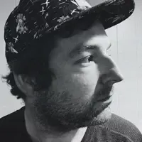 Luister naar undefined, bekijk muziekvideo's, lees de bio, bekijk de tourdata, en meer!