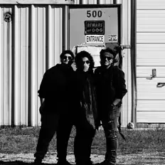 Luister naar Innuendo, bekijk muziekvideo's, lees de bio, bekijk de tourdata, en meer!