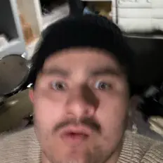 Poslechněte si interpreta Adrian MP3, sledujte hudební videa, přečtěte si životopis, podívejte se na data turné a další informace.