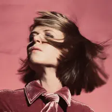收听 Amber Arcades、观看音乐视频、阅读小传、查看巡演日期等 ！