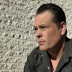 Escucha a Shawn Pittman, mira videos musicales, lee su biografía, consulta las fechas de las gira y más.