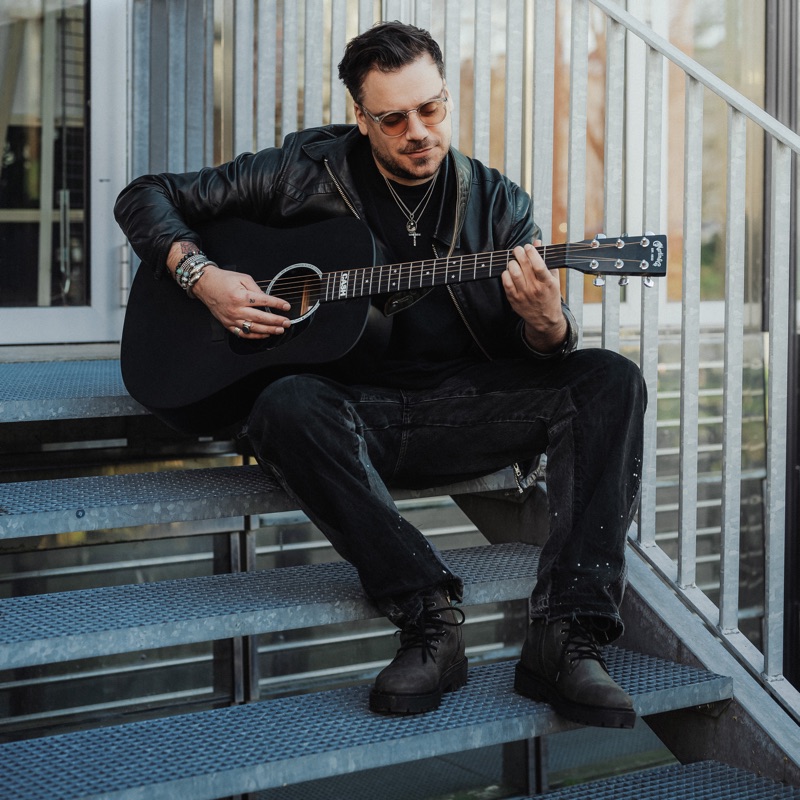 Song - Oh la - Brice Conrad