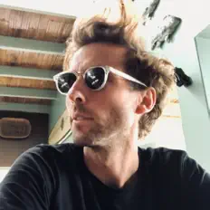 Karl Cetti सुनें, म्यूज़िक वीडियो देखें, बायो पढ़ें, दौरे की तारीखें और बहुत कुछ देखें!