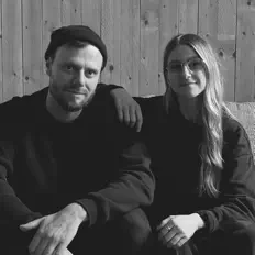 Gold Laneを聴いたり、ミュージックビデオを鑑賞したり、経歴やツアー日程などを確認したりしましょう！