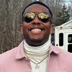 Escucha a YO SOSA, mira videos musicales, lee su biografía, consulta las fechas de las gira y más.